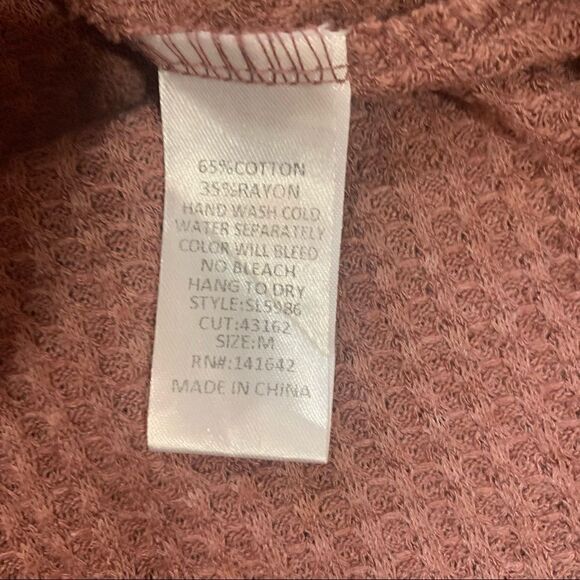 She & Sky ❤️Host Pick 4/14/24 ❤️ Light Waffle KnitTunic, Burgundy, Medium - Picture 3 of 6